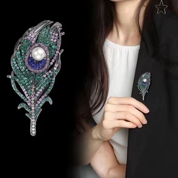 Royal Peacock Feather Crystal Brooch - Picture 9 of 10